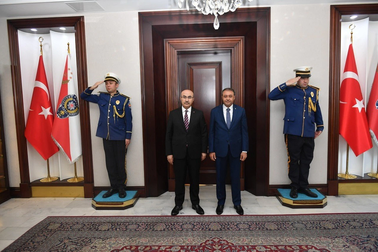 Vali Şıldak, Ankara'da ziyaretler gerçekleştirdi