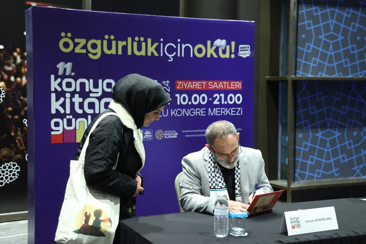 Kitapseverler 11. Konya Kitap Günleri’nde yazarlarla buluştu