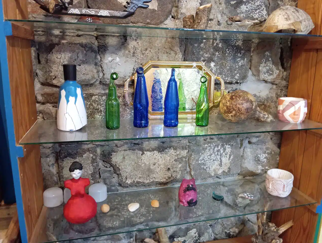 Gözüalp: Çöpe gitmek yerine tablo olan atıklar evlerimizi, dükkanlarımızı süslüyor