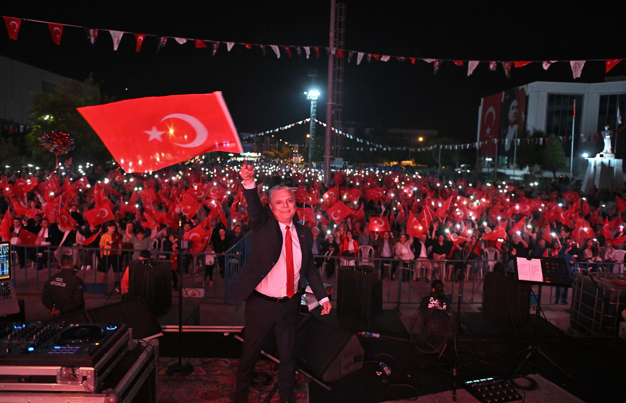 Muratpaşa'da Cumhuriyet Bayramı kutlamaları başladı