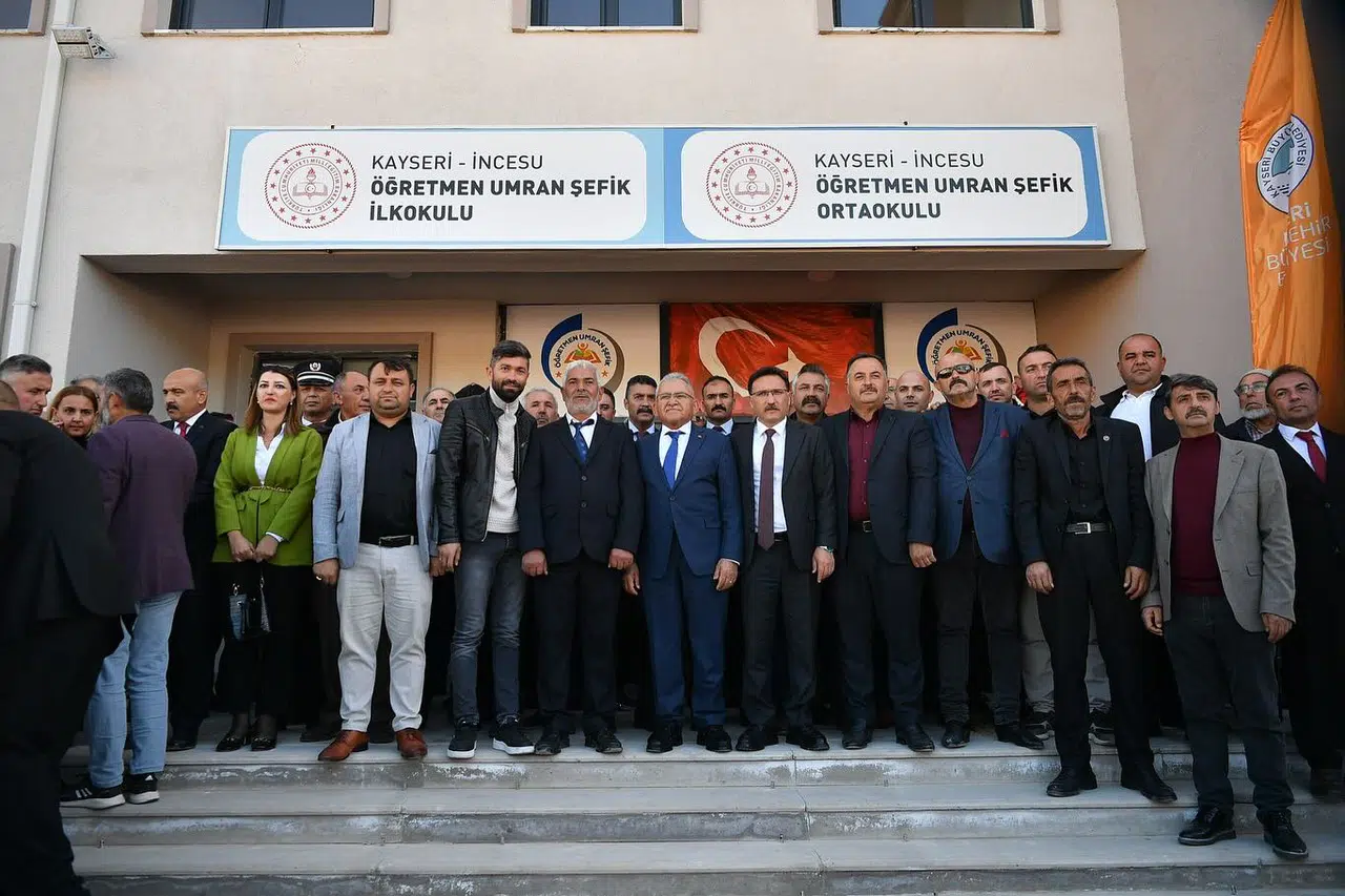 Büyükkılıç'tan, Saraycık Mahallesi'ndeki öğrencilere Cumhuriyet Bayramı armağanı