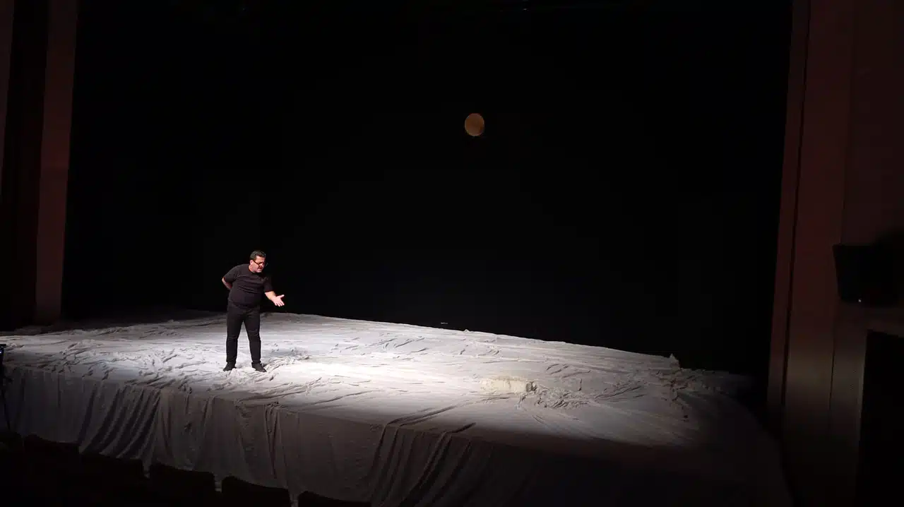 Diyarbakır'da “Cehennemde Bir Gece” monoloğu sahnelendi