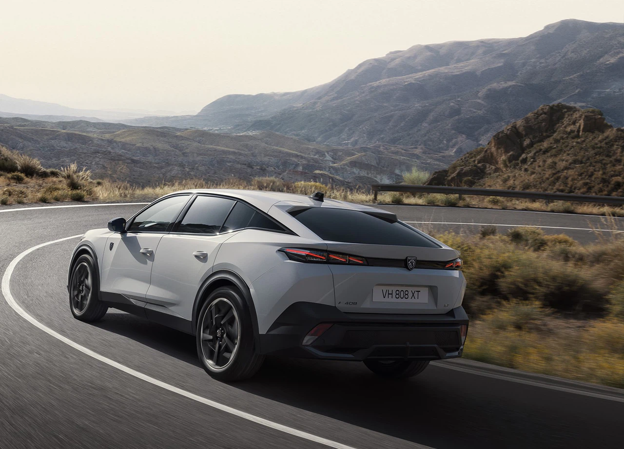 Elektrikli fastback ile sınıfının ötesinde!