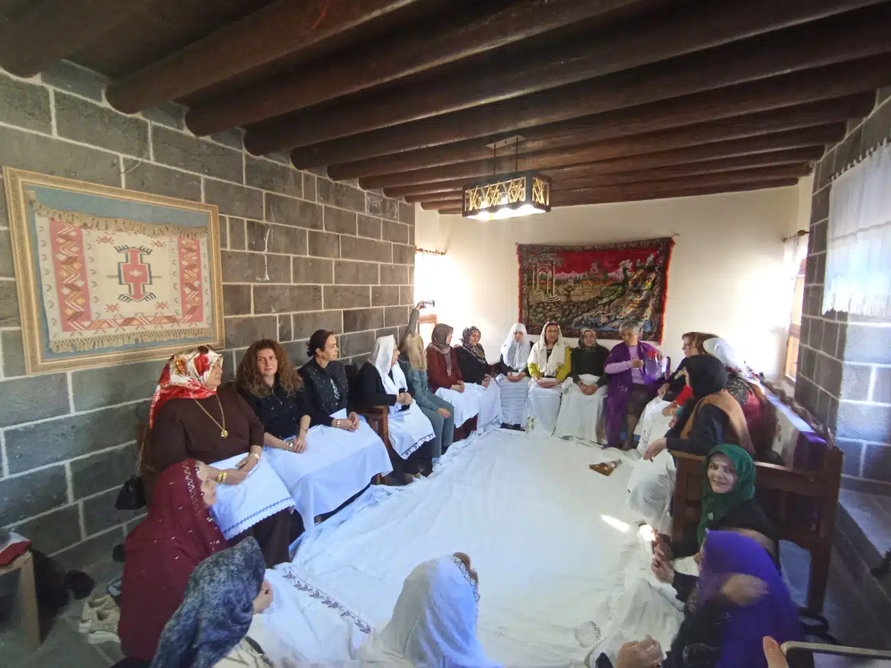 Diyarbakır'da 'Kültürel Erişte Kesme Günü' geleneği devam ettiriliyor