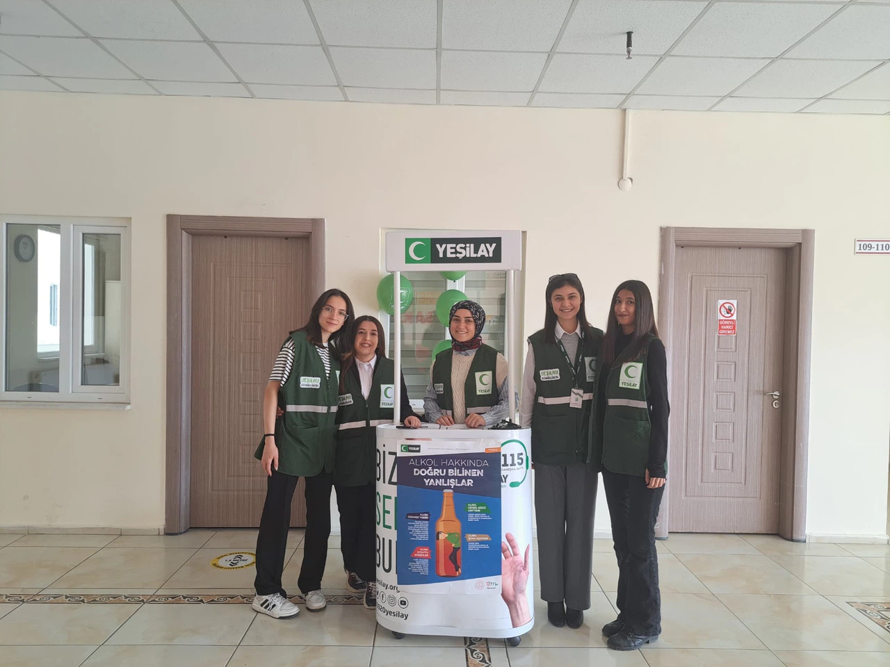 Karaman Nefise Sultan Kız Yurdu'nda, Dünya Koah Günü için stant açıldı