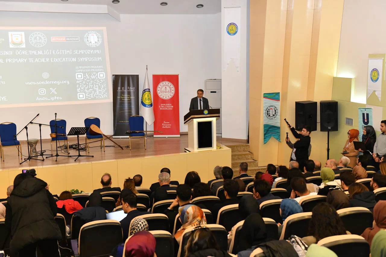 Vali Şıldak, Uluslararası Sınıf Öğretmenliği Sempozyumu'na katıldı