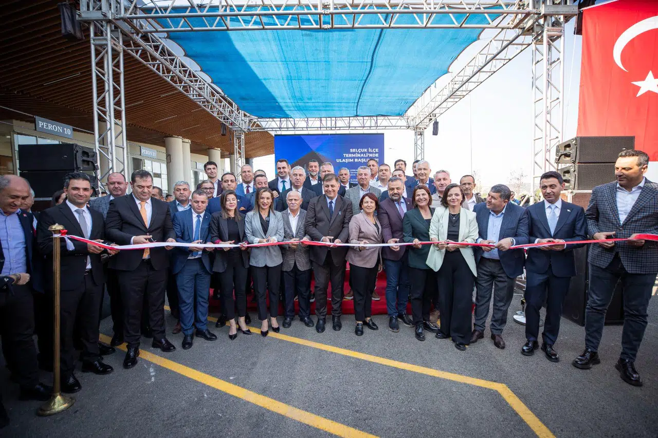 Başkan Tugay: İzmir büyüktür kimse diz çöktüremez