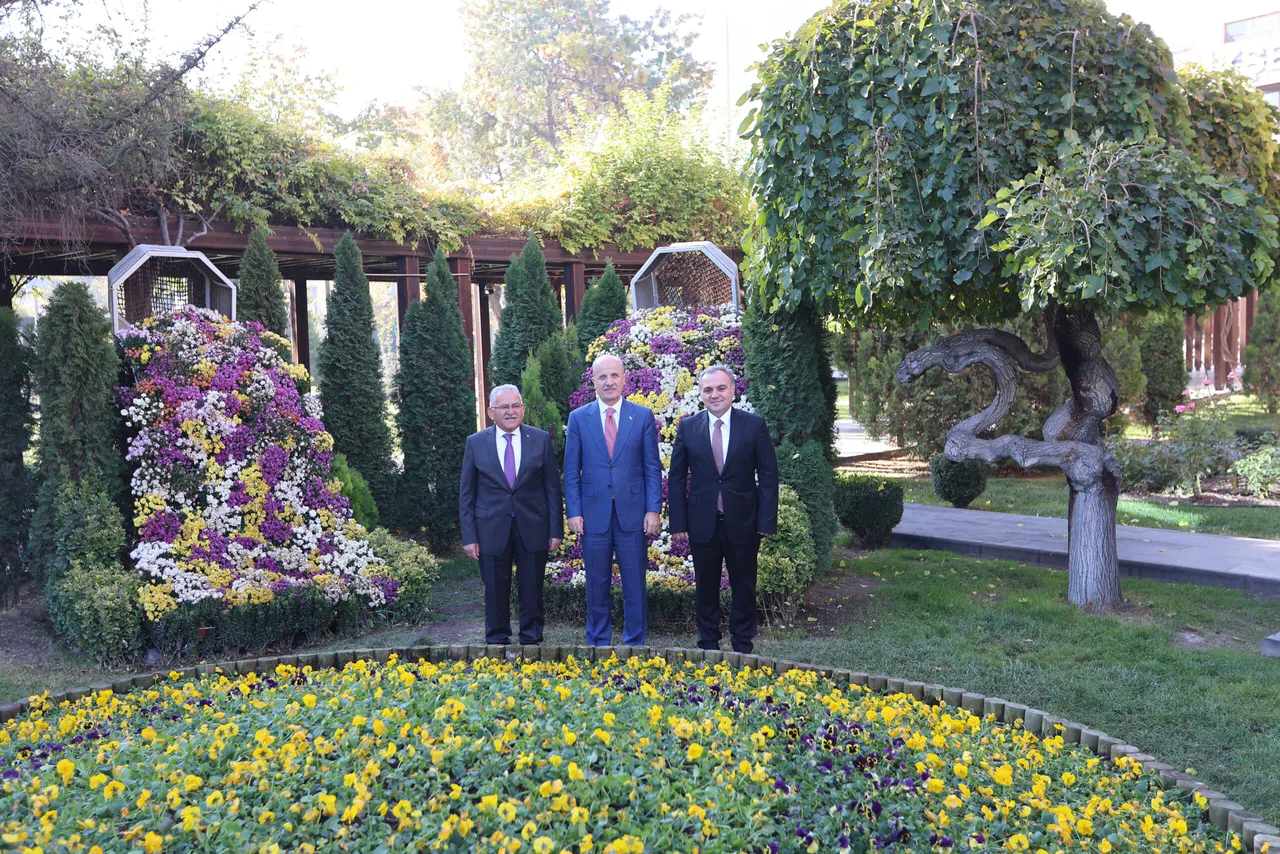 Başkan Büyükkılıç, YÖK Başkanı Özvar'ı ağırladı