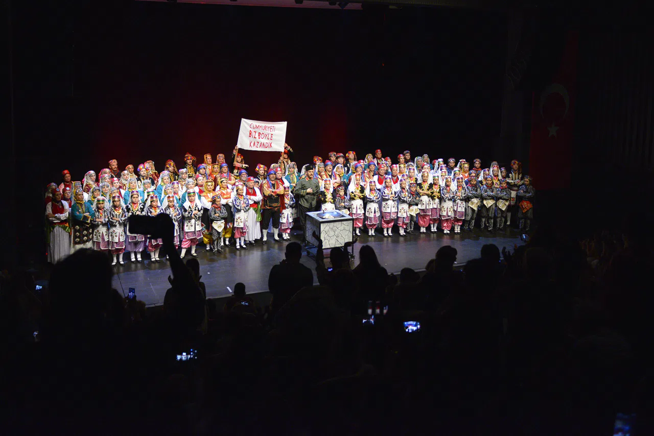 Muratpaşa Belediyesi Halk Dansları Topluluğu yeni yeteneklerini arıyor