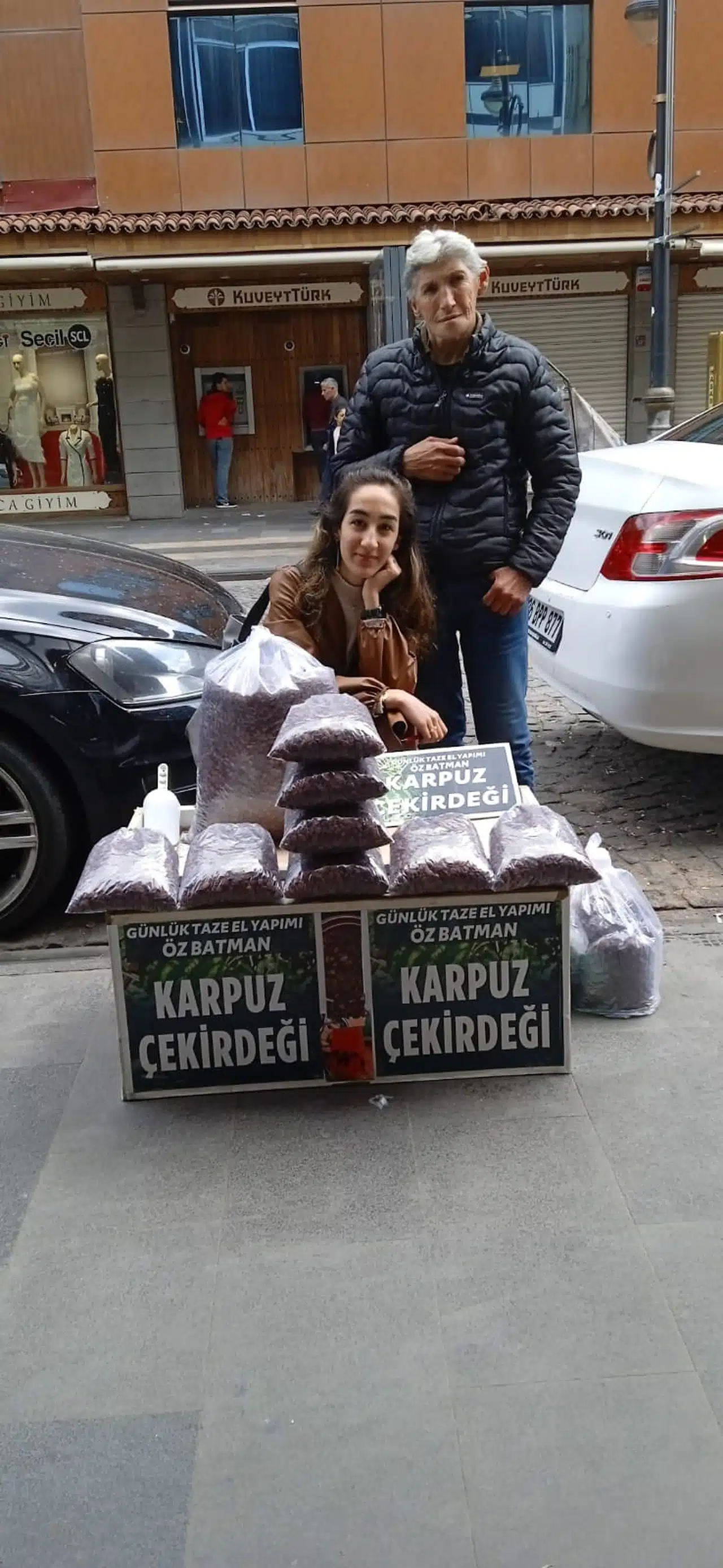 Diyarbakır'da karpuz çekirdeği her mevsim tezgahta yerini alıyor