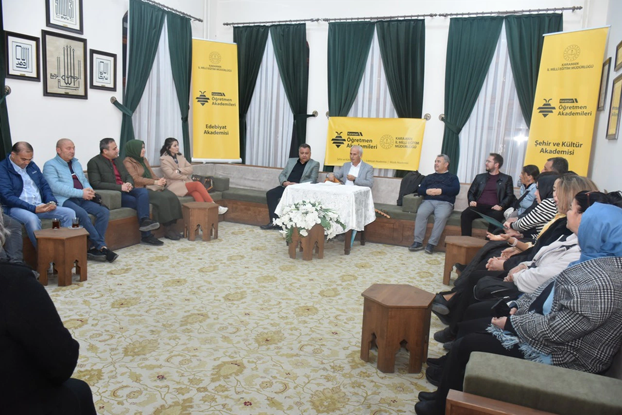 Karaman Öğretmen Akademisi'nin konuğu sanatçı Mesut Murat oldu