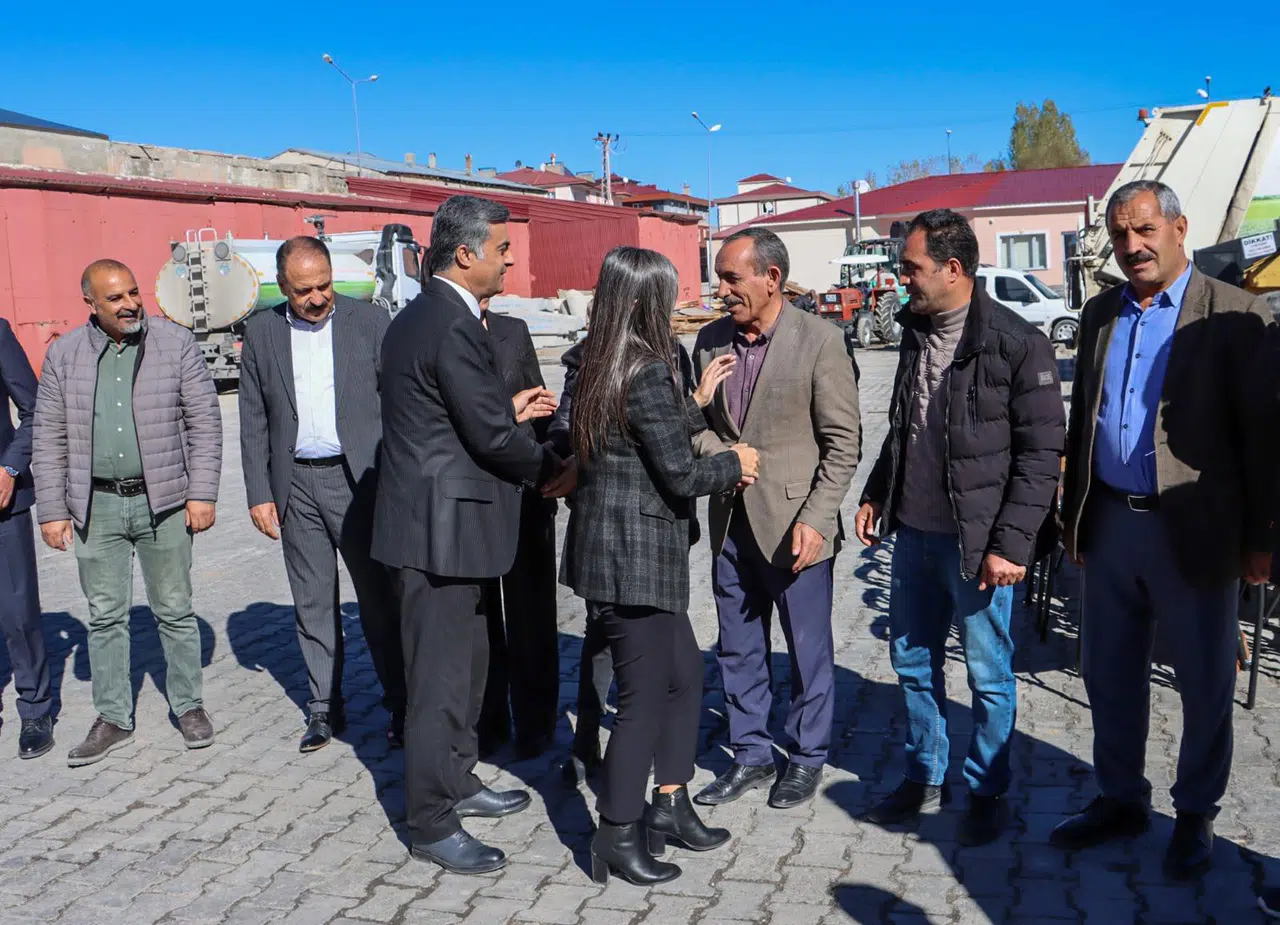 Eşbaşkanlar Şedal ve Zeydan, Çaldıran ilçesini ziyaret etti