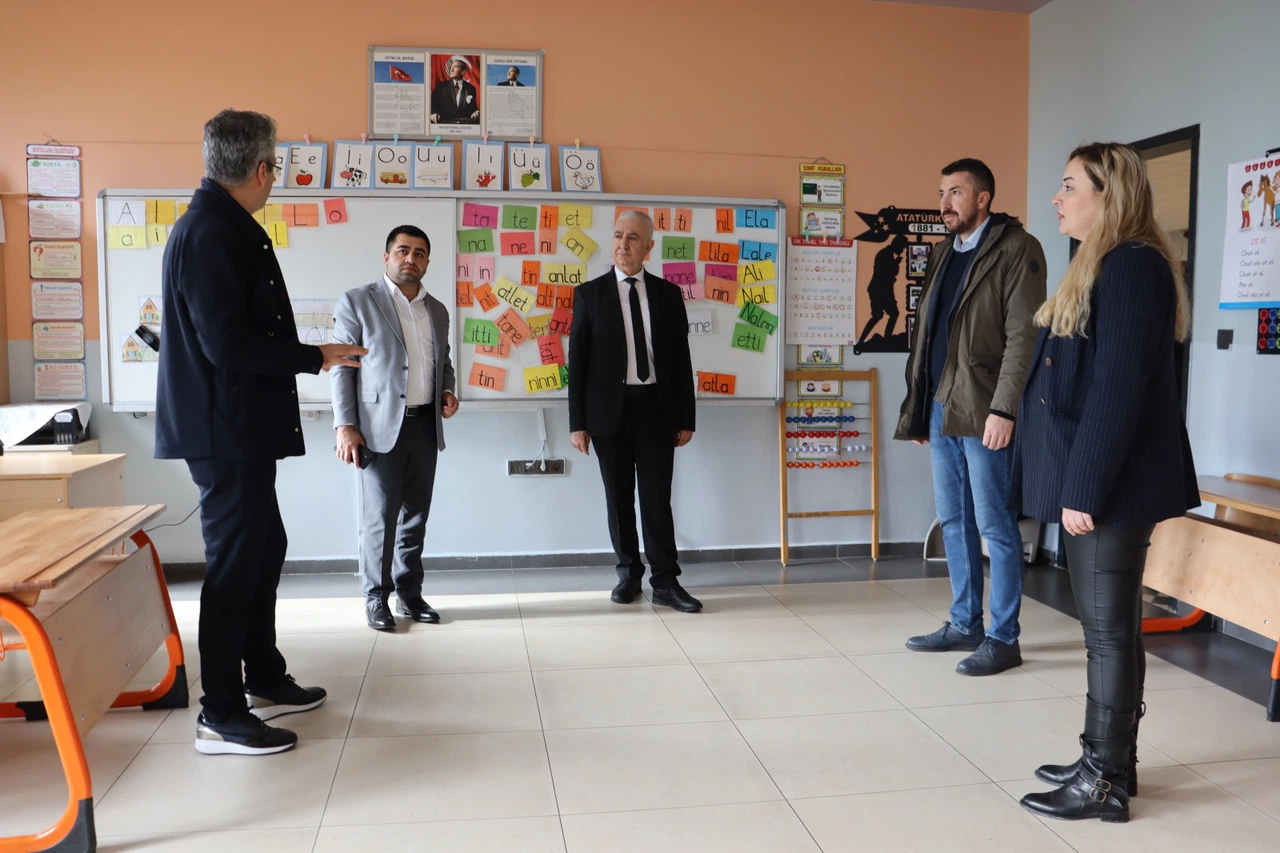 İzmit Belediyesi yetkilileri, Akpınar ve Şirintepe'yi ziyaret etti