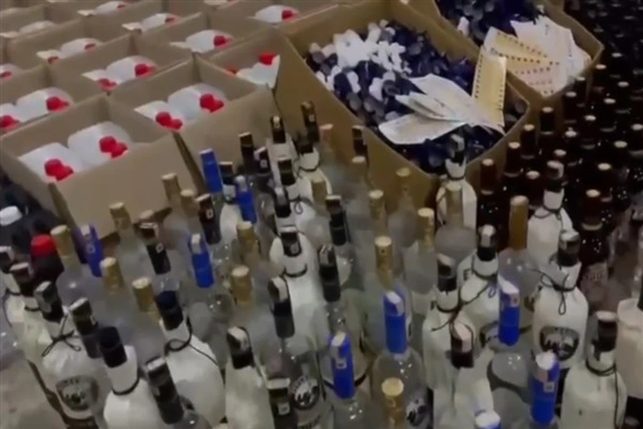 "ÇENGEL-8" operasyonlarında 28 bin 400 litre sahte alkol ele geçirildi