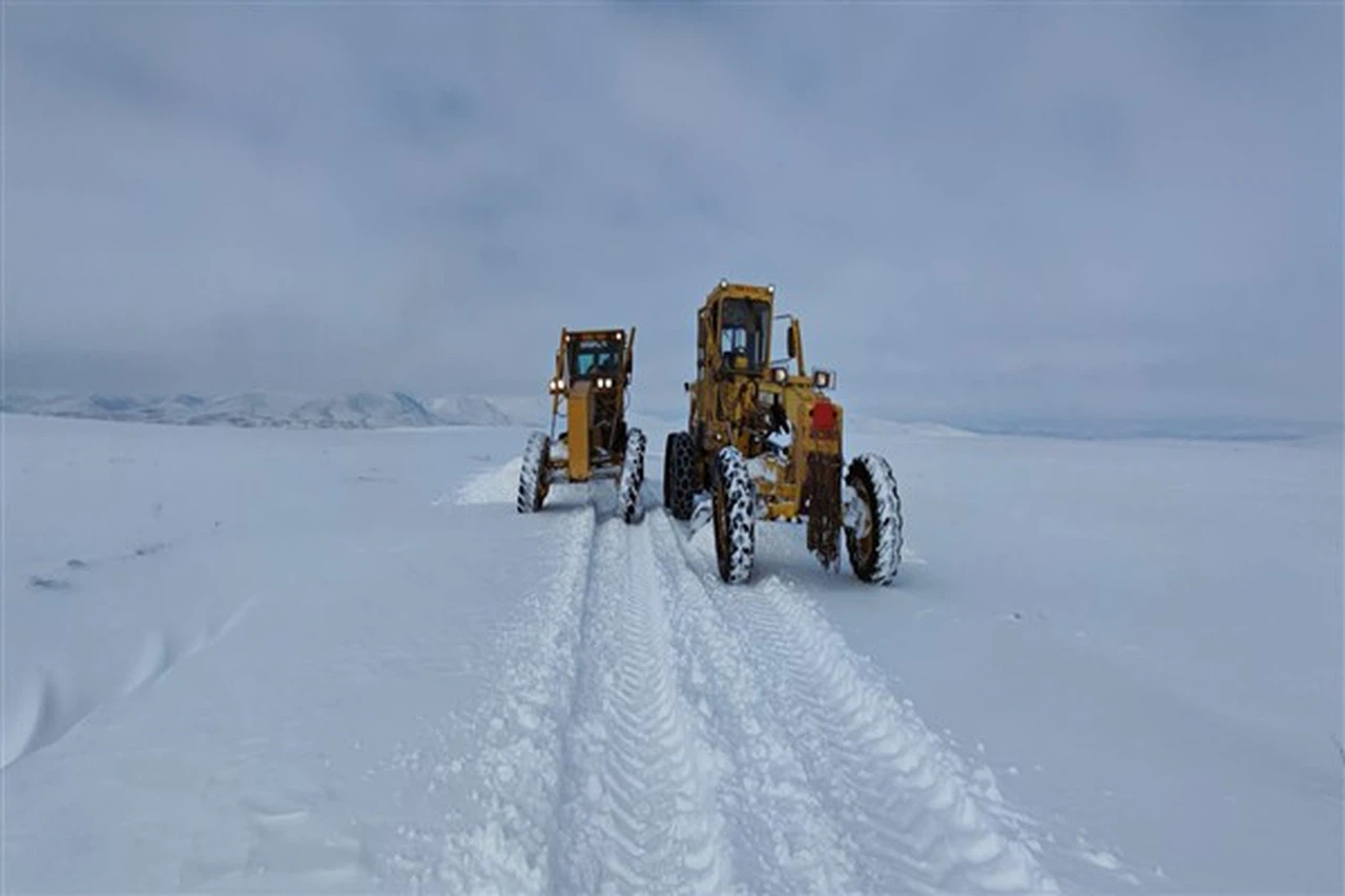 Kayseri'de yol genişletme ve temizleme çalışmaları aralıksız sürdürülüyor