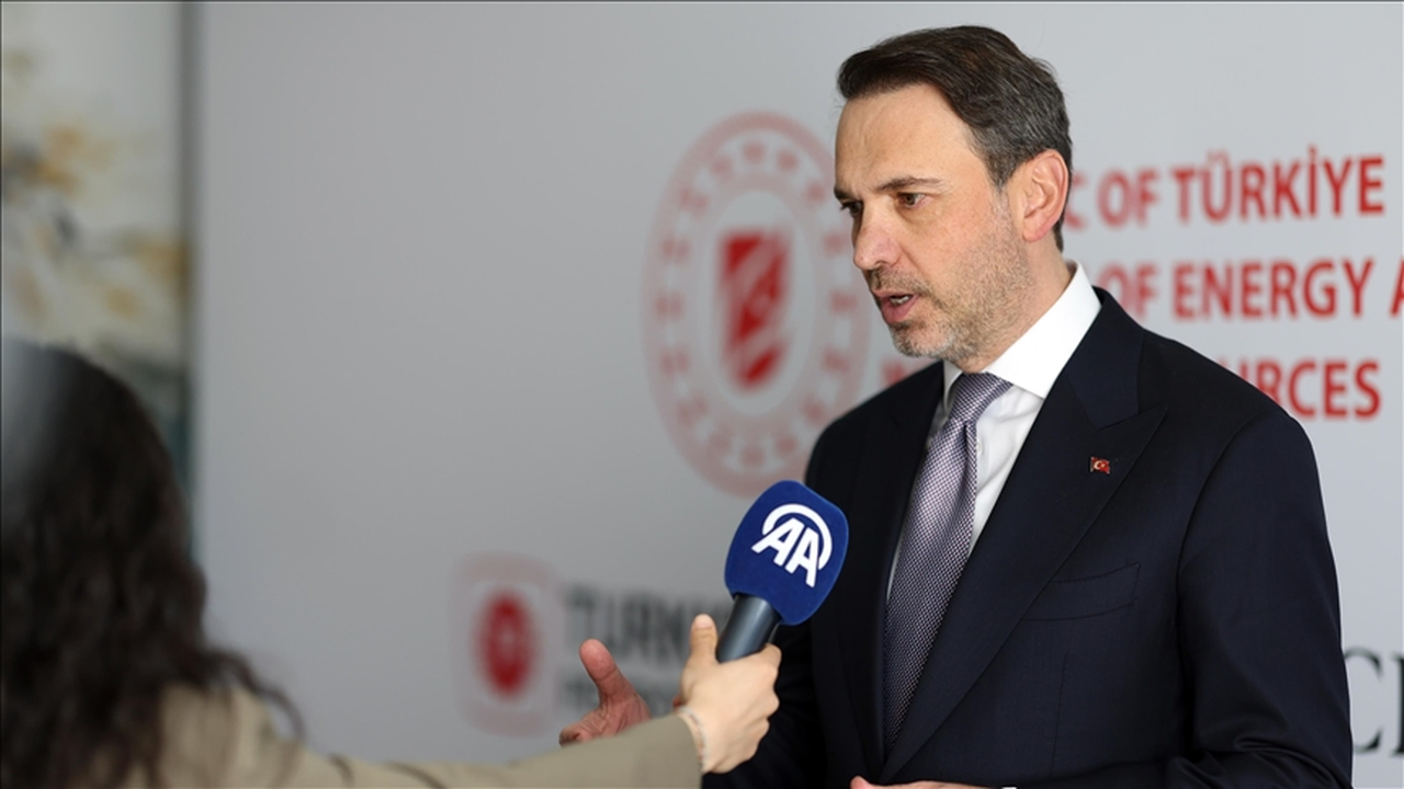 Bakan Bayraktar, petrol ve doğal gaz arama çalışmalarında yeni bir döneme girildiğini söyledi