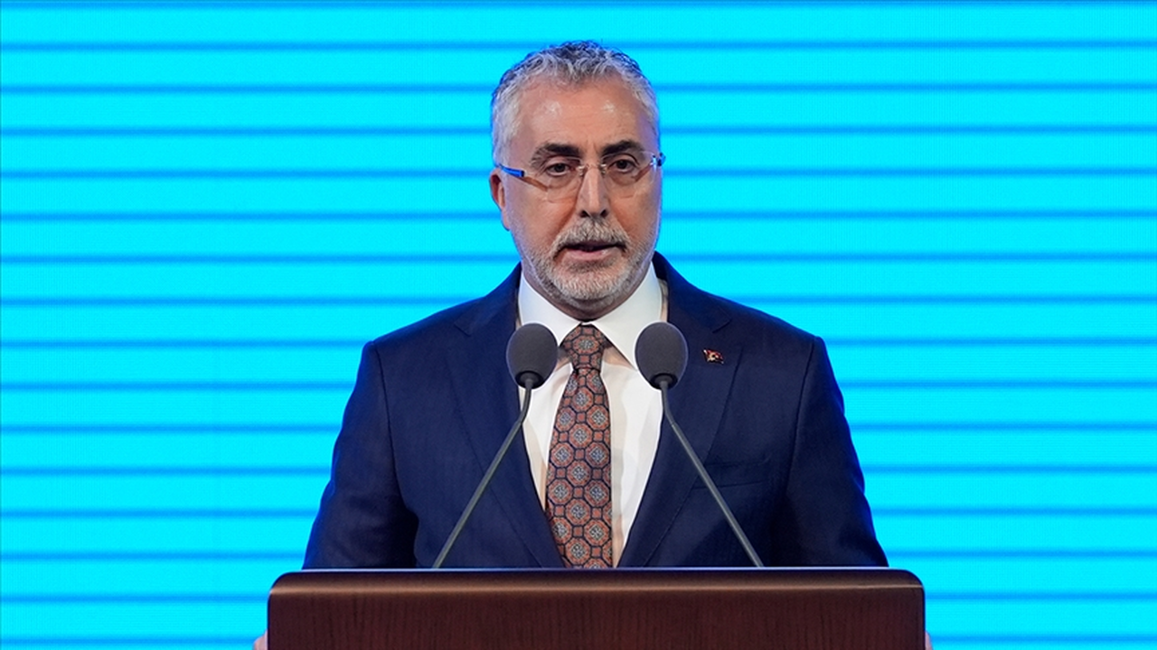 Bakan Işıkhan: İŞKUR aracılığıyla son 3 yılda 445 bin 572 kişiye staj desteği sağladık