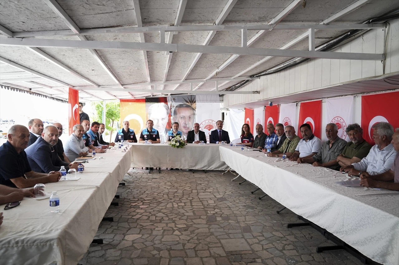 Tarım ve Orman Bakanı İbrahim Yumaklı'dan Balıkçılara Müjde