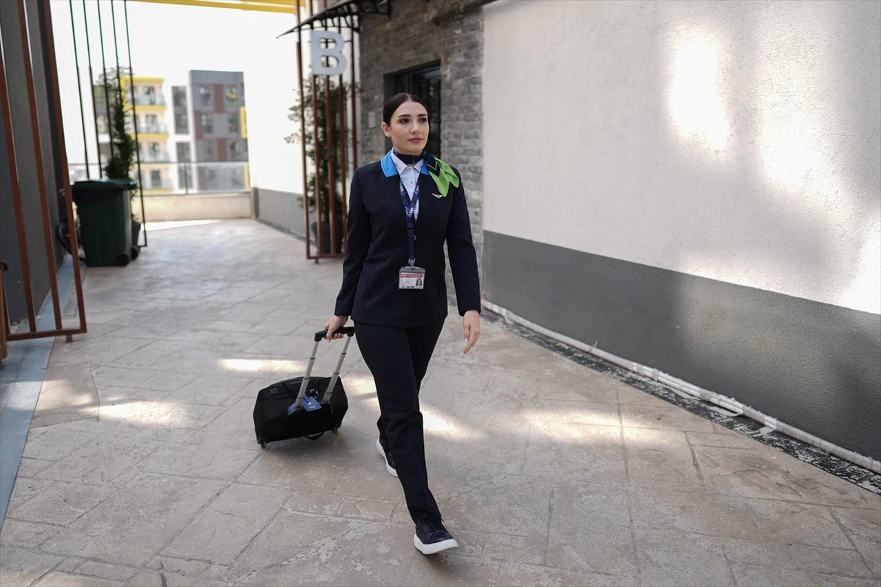 Dünya Kabin Memurları Günü'nde Kabin Görevlileri ile Söyleşi