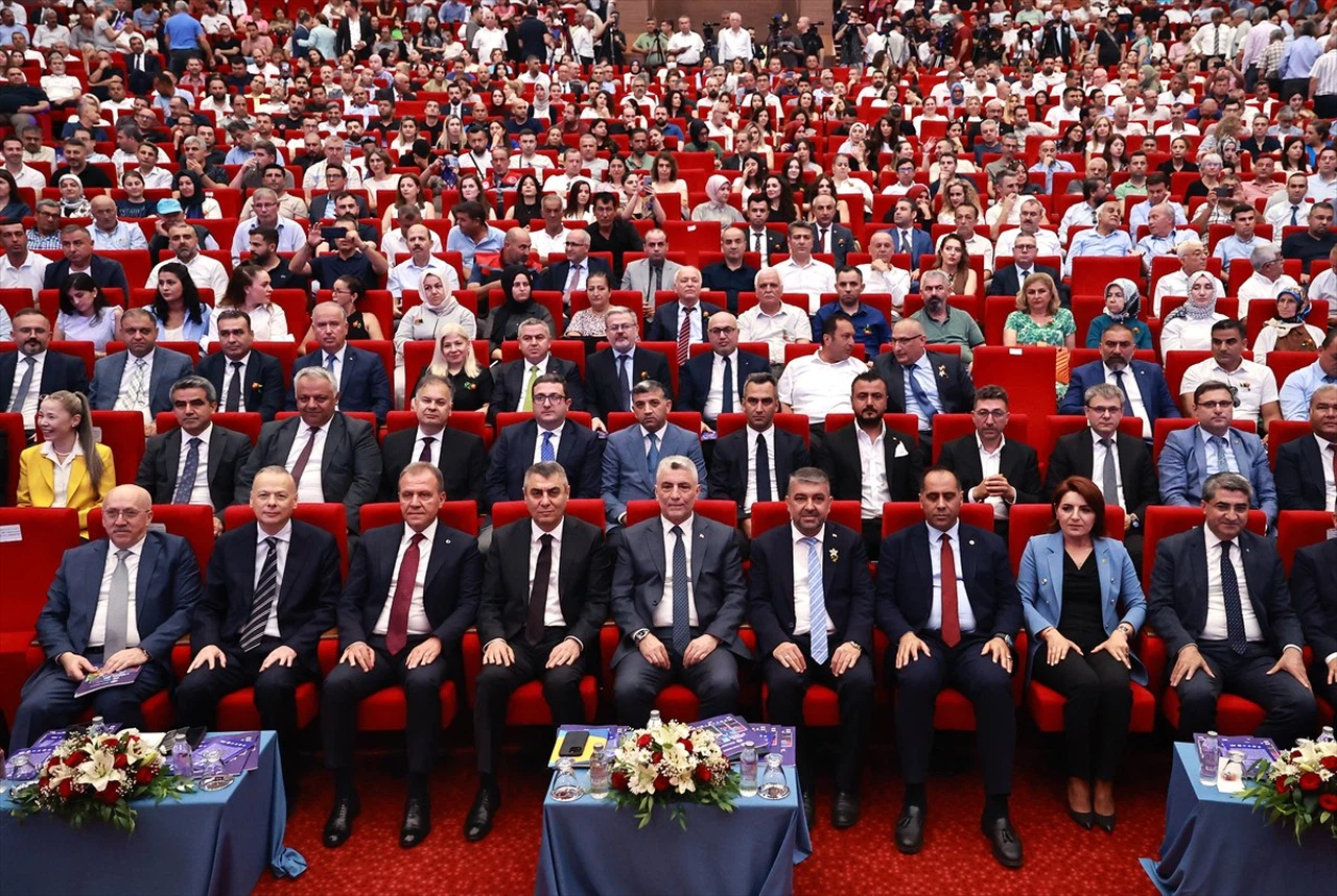 Mersin Ekonomi Zirvesi'nde Esnafa Finansman Desteği