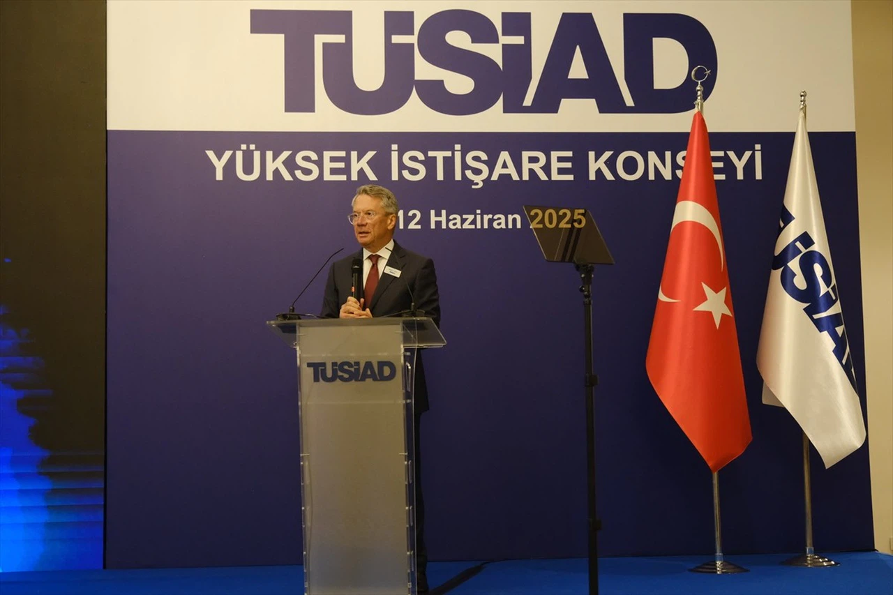 TÜSİAD Yüksek İstişare Konseyi Toplantısı: Ekonomik Sorunlara ve Teröre Dikkat