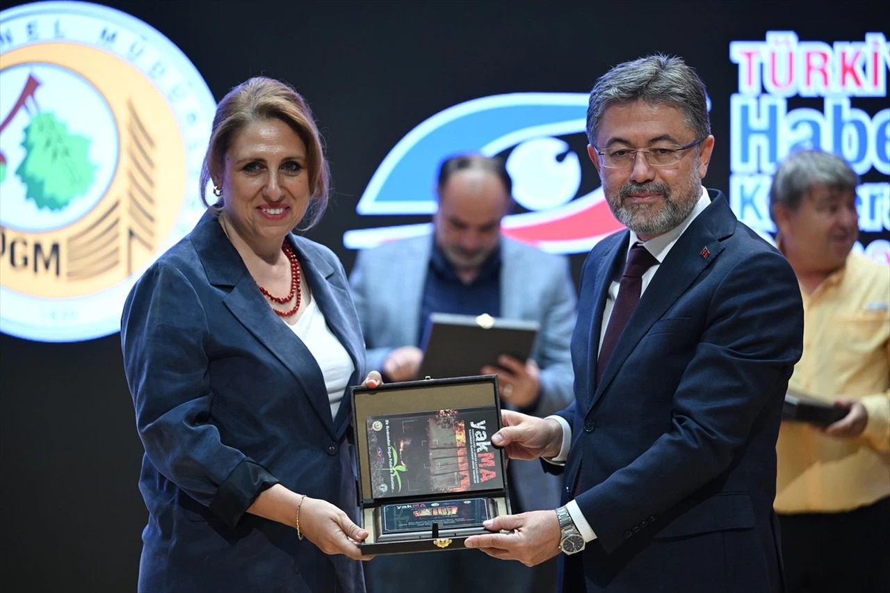 Türkiye'de Orman Yangınlarına Dikkat Çeken 'yakMA' Kitabı Tanıtıldı