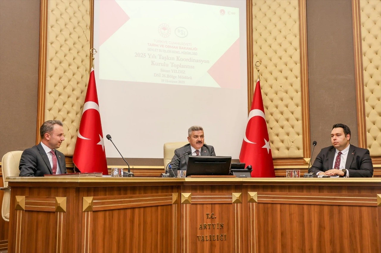 Artvin'de 4,8 Milyar Liralık Taşkın Koruma Yatırımları Devam Ediyor