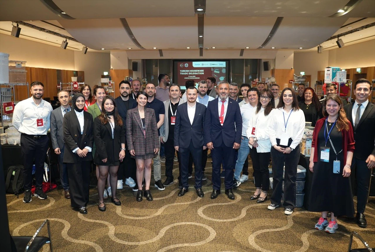 Türk Ev ve Mutfak Eşyaları Sektörü İngiltere'ye Heyet Ziyareti Gerçekleştirdi