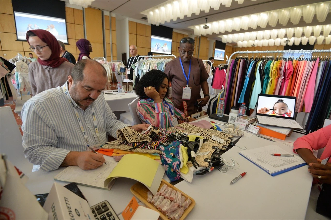 Bursa'nın Bebek ve Çocuk Giyim Sektörü Gana'da Etkinlik Düzenledi