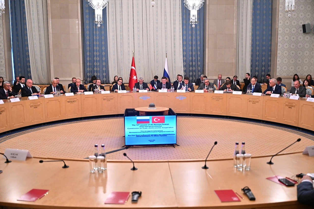 Türk ve Rus Ekonomik İlişkileri Gelişmeye Devam Ediyor