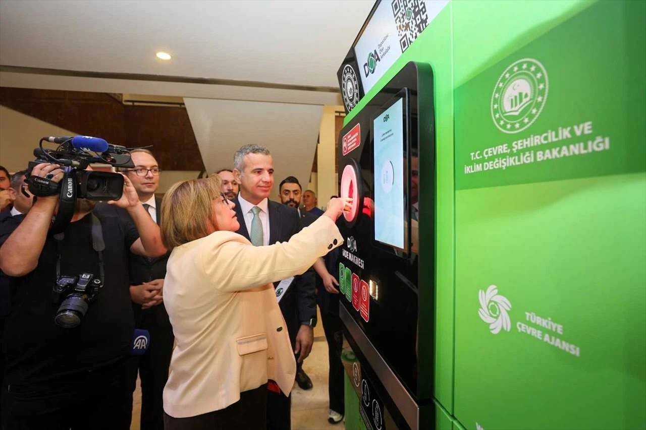 Gaziantep'te Geri Dönüşümü Teşvik Eden DOA Cihazı Hizmette