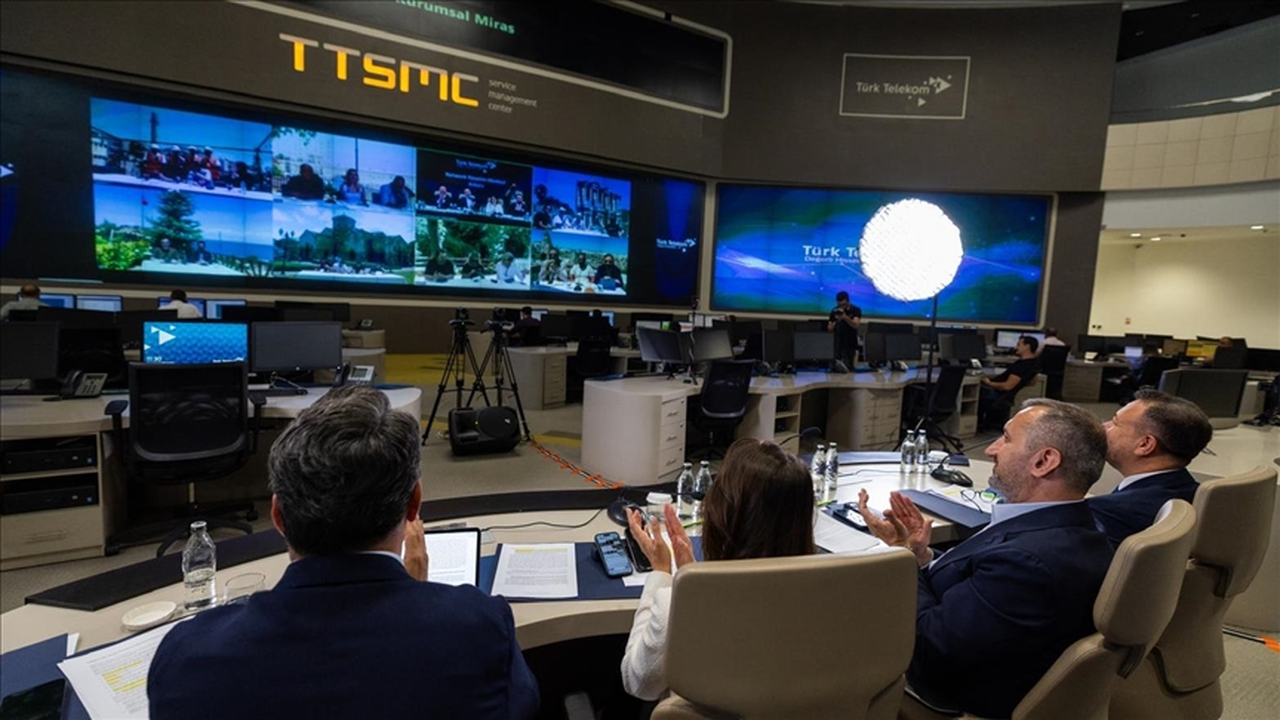 Türk Telekom'dan Tarihi Fiber Atılım: 7 Bölgede Eş Zamanlı Fiber Deneyimiyle Türkiye Dijitalleşiyor