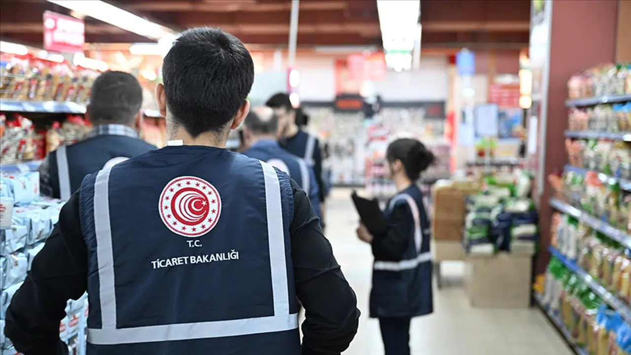 Türkiye'de Ürün Güvenliği Güçleniyor: 262 Bin 898 Ürün Denetlendi, Uygunsuzlara 1,8 Milyar TL Ceza Tüketici Sağlığı Devletin Güvencesinde