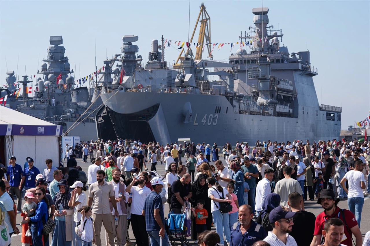 TEKNOFEST Mavi Vatan Etkinliği Vatandaşları Büyüledi