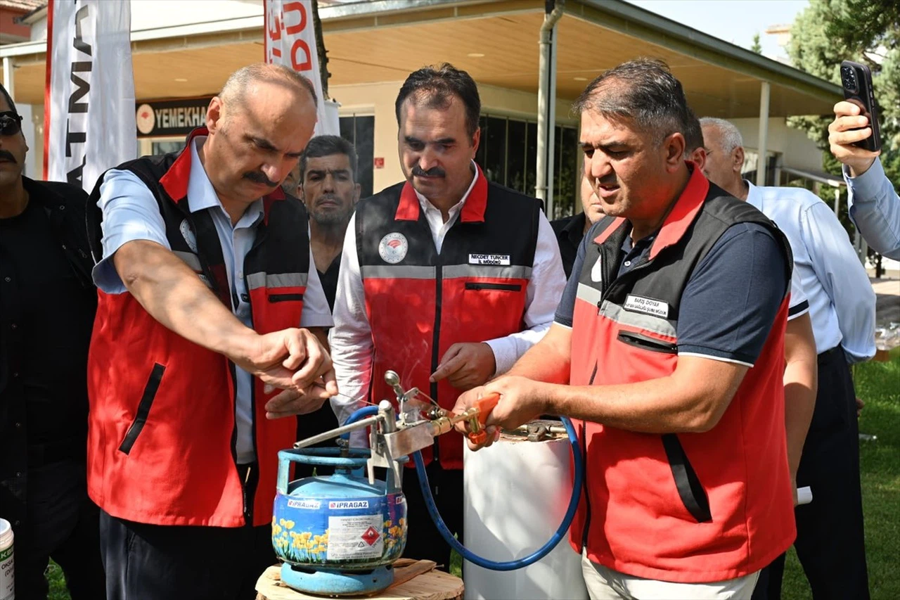 Batman'da Arıcılara Ekipman Desteği Sağlandı