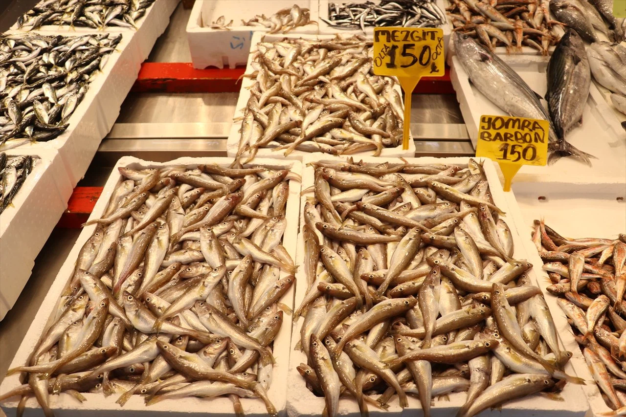 Trabzon'da Balık Tezgahları Canlanıyor