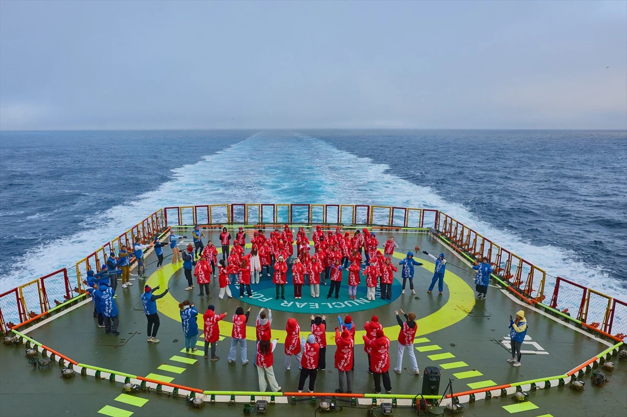 Kuzey Kutbu'nda Bilgi Buzkıranı Seferi