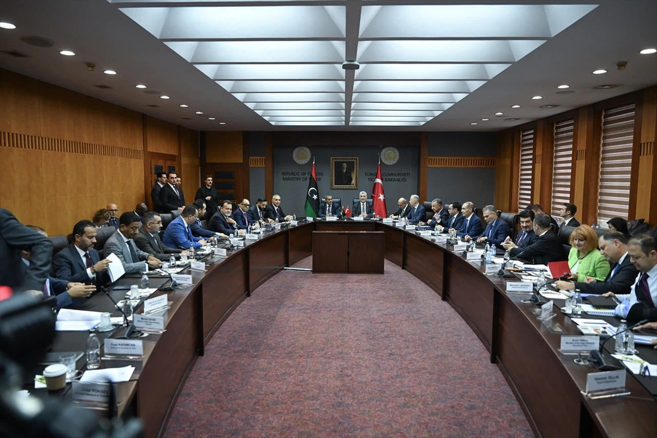 Türkiye ve Libya Arasındaki Yeni Vize Sistemi ile Ticari İlişkiler Gelişiyor