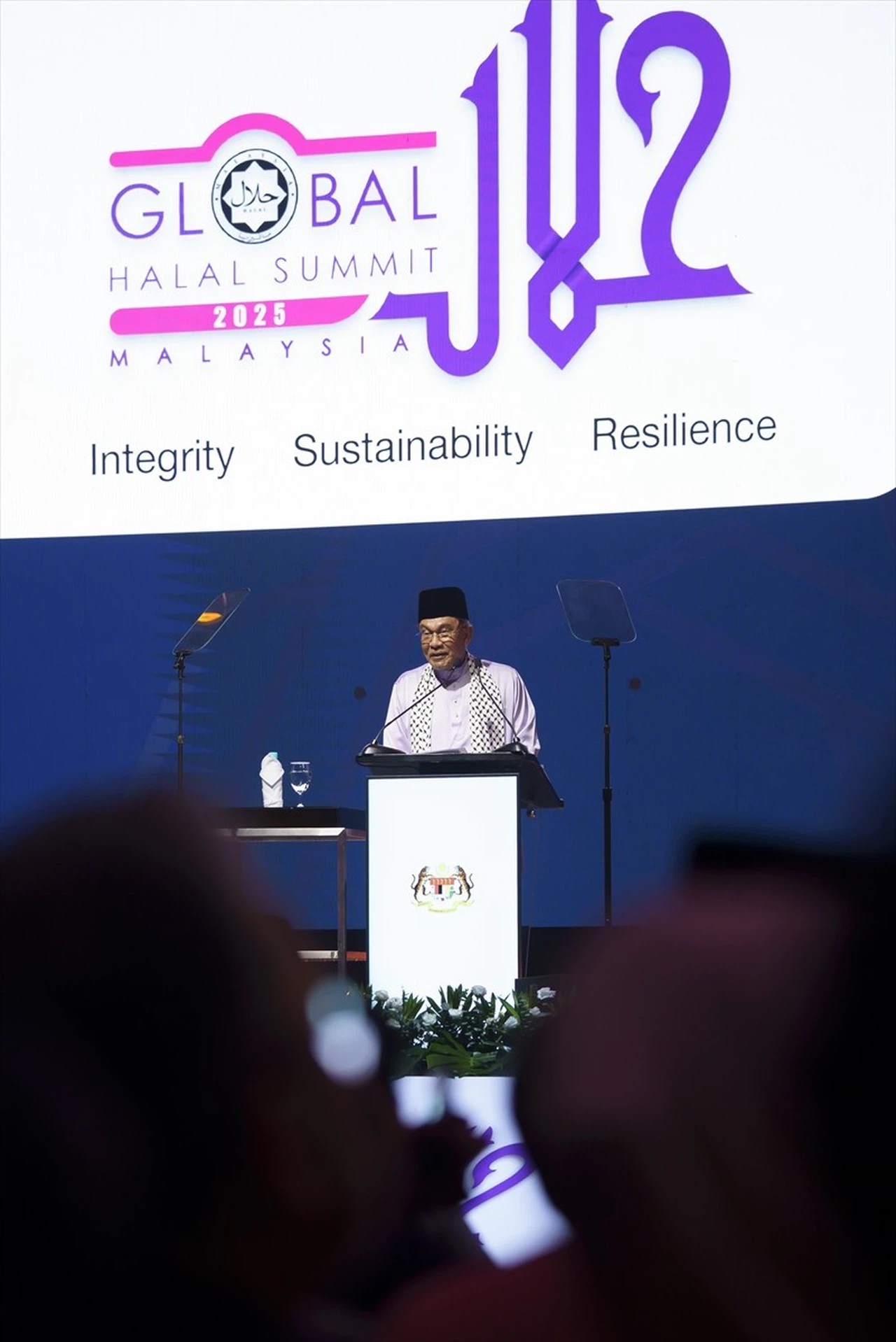 Malezya Başbakanı İbrahim, Global Halal Summit'te Önemli Mesajlar Verdi