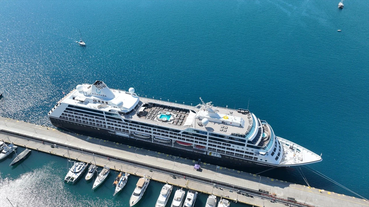 Marmaris'e Gelen Azamara Pursuit Kruvaziyeri