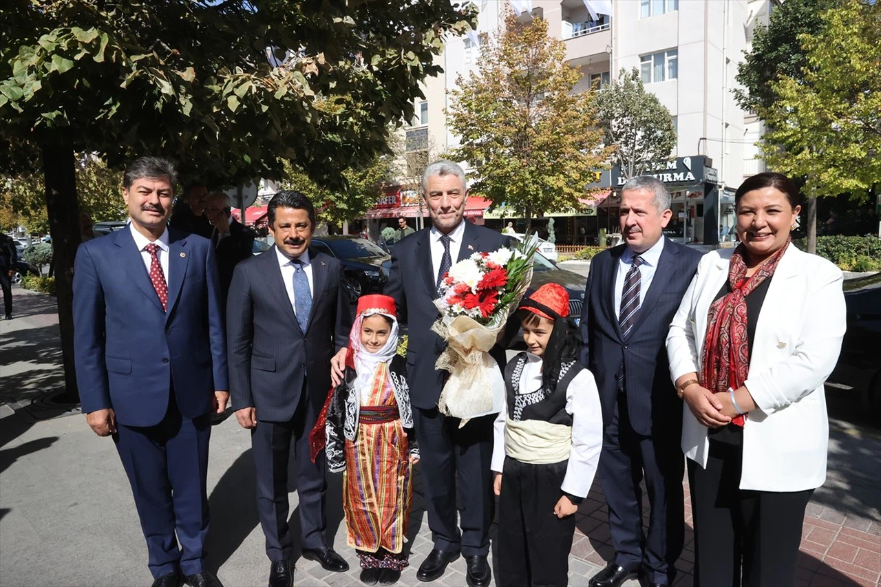 Ticaret Bakanı Ömer Bolat Kırşehir'de Ziyaretlerde Bulundu