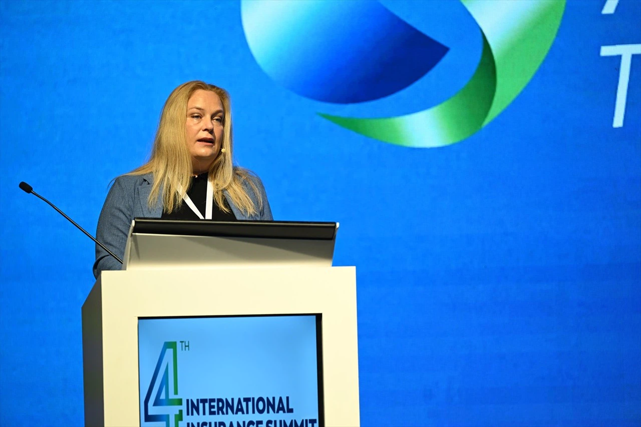 4. Uluslararası Sigorta Zirvesi: Dijital Dönüşüm Tartışıldı
