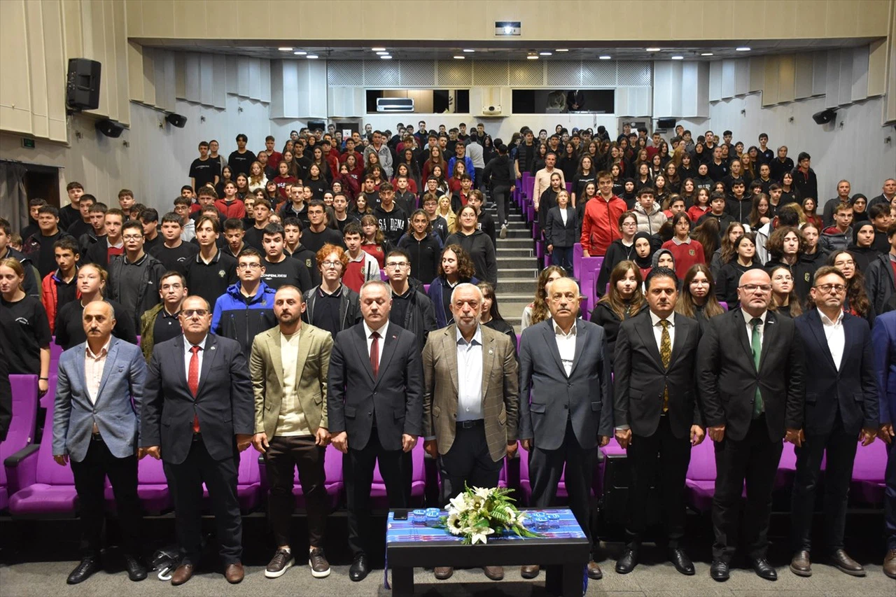 Trabzon'da Yeşil Yakalılarla Söyleşiler Programı