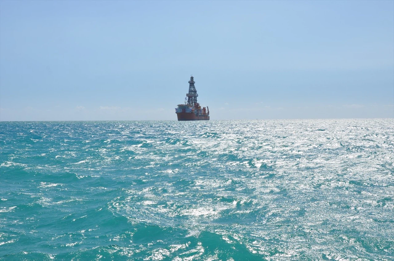 Türkiye Enerji Filosu Büyüyor: Yeni Sondaj Gemisi Mersin Limanı'na Ulaştı