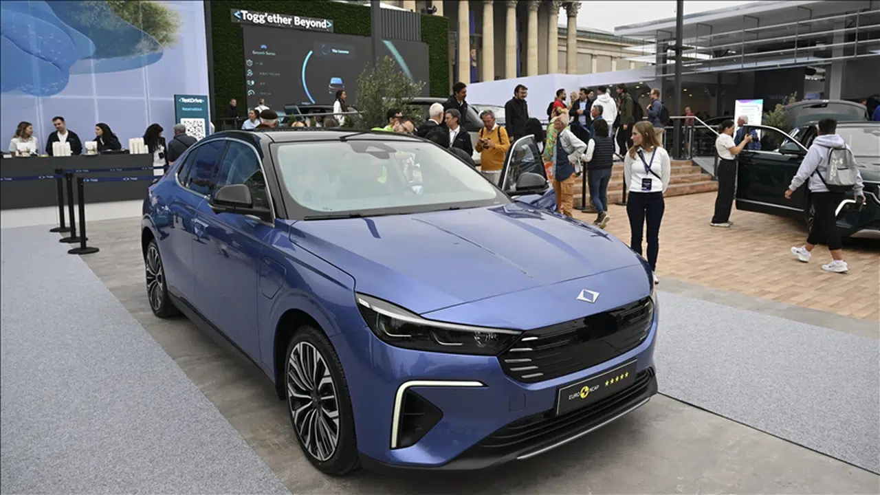 Togg, Münih'in tarihi meydanı Königsplatz'da boy gösteriyor