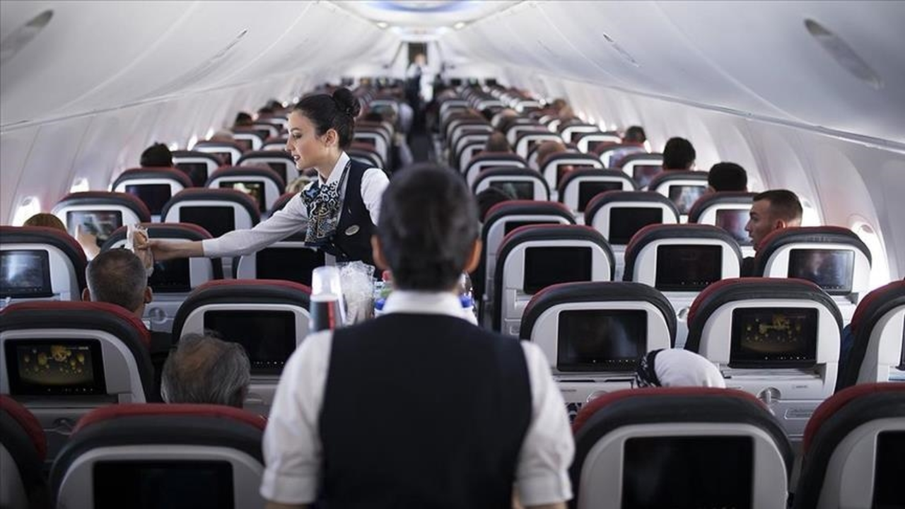 Türk Hava Yollarında Her Yolcuya Ücretsiz Su Verilecek