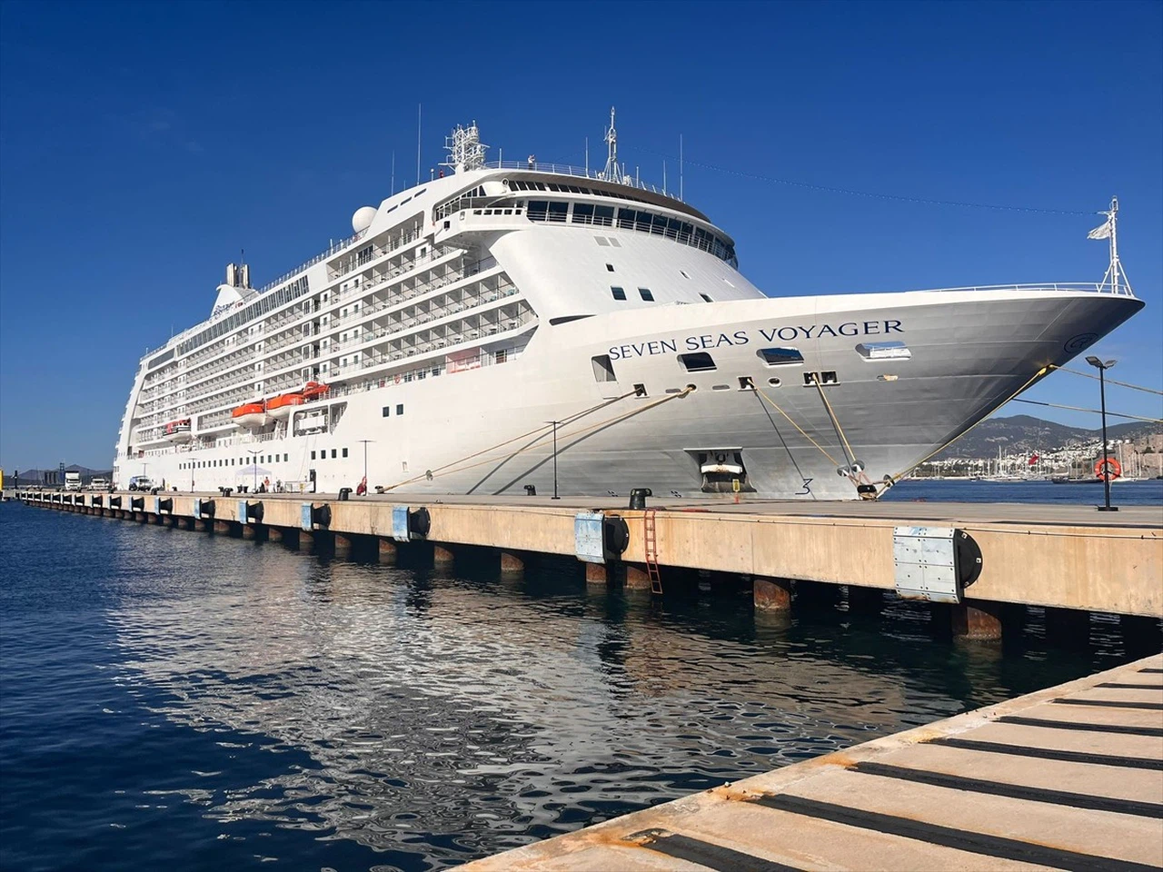 Seven Seas Voyager Kruvaziyeri Bodrum Limanı'na Ulaştı