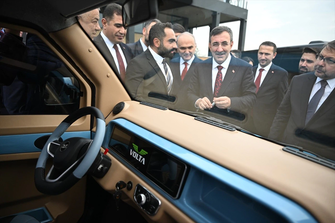 Cumhurbaşkanı Yardımcısı Yılmaz, Düzce'de İş Dünyası ile Buluştu