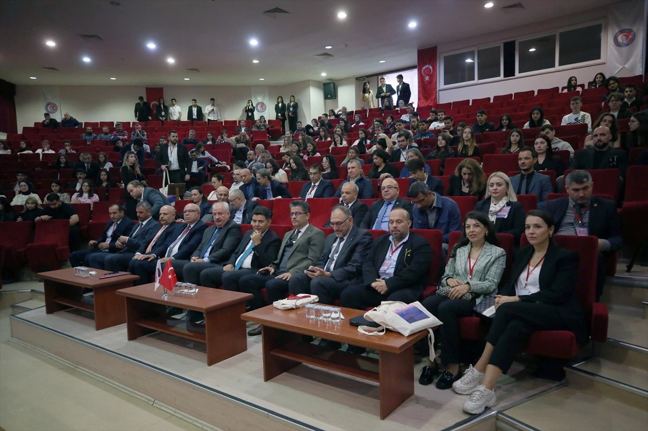 Çanakkale'de 9. Ulaştırma ve Lojistik Ulusal Kongresi Başladı