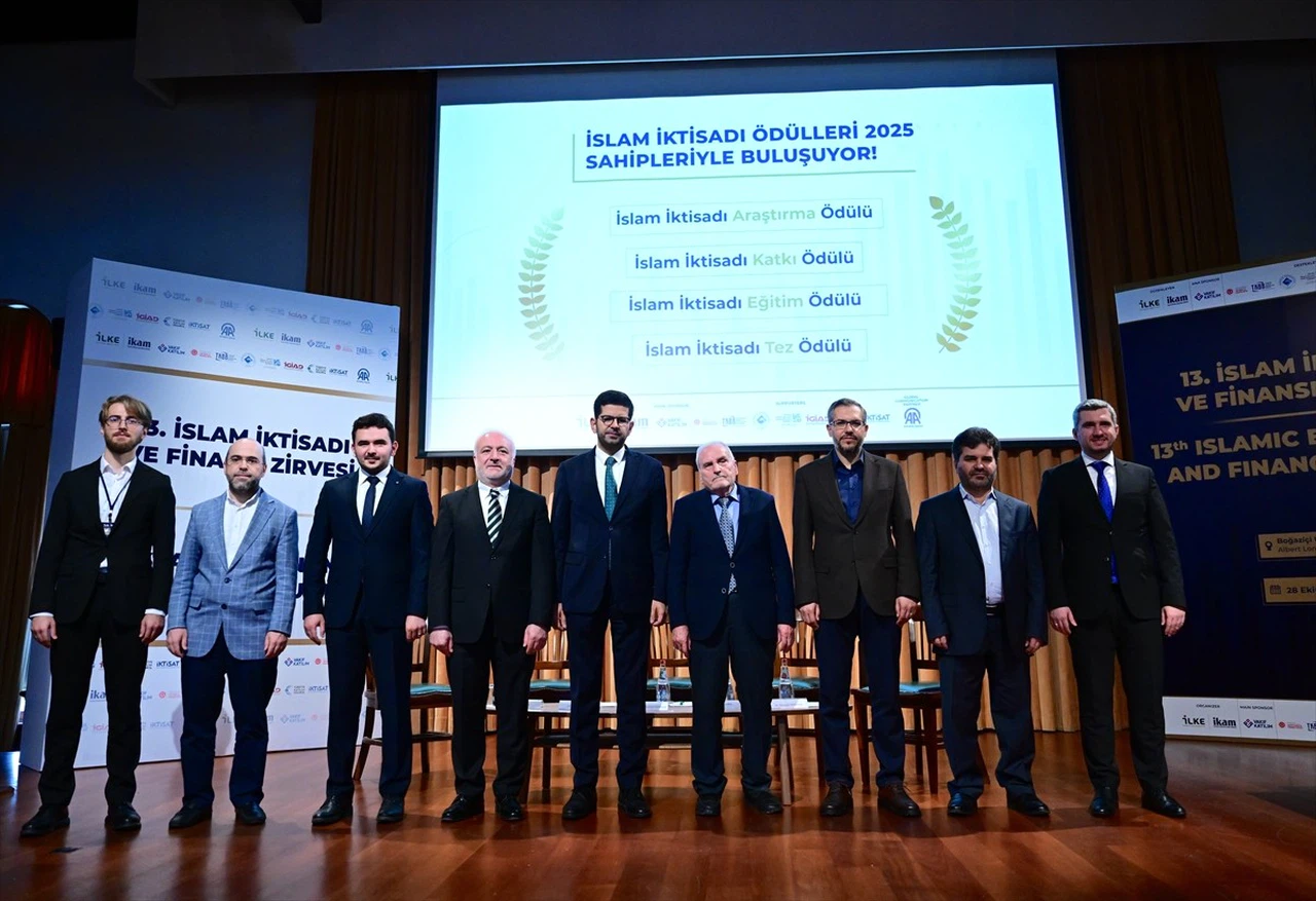 İlke Vakfı'nın Öncülüğünde İslam İktisadı ve Finansı Zirvesi Açıldı